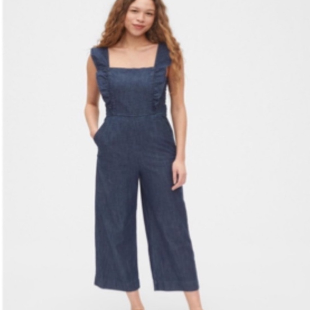 GAP Apron Wide Leg Ruffle Jumpsuit Denim Crop Chambray 70's Retro Size 6